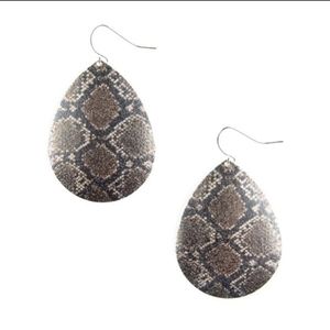 Plunder Sutton Earrings